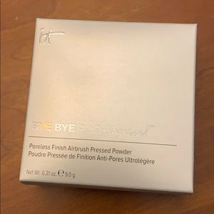 Bye Bye Pores Pressed Powder
